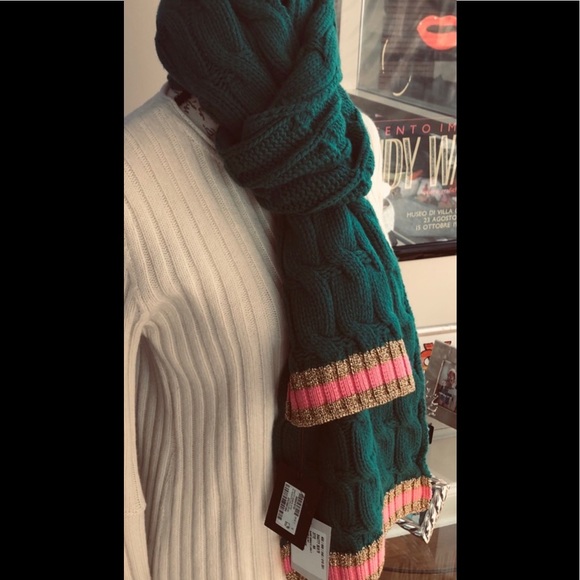 Gucci scarf NWT hat available! - Picture 2 of 12